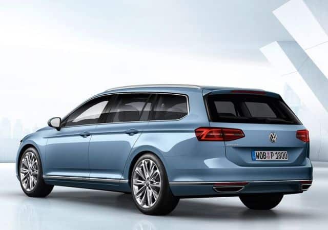 Passat Variant arka üç çeyrek görünüm ve LED lambalar