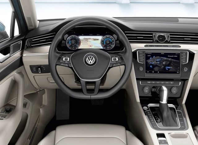 Passat Variant dijital gösterge panelli iç mekân