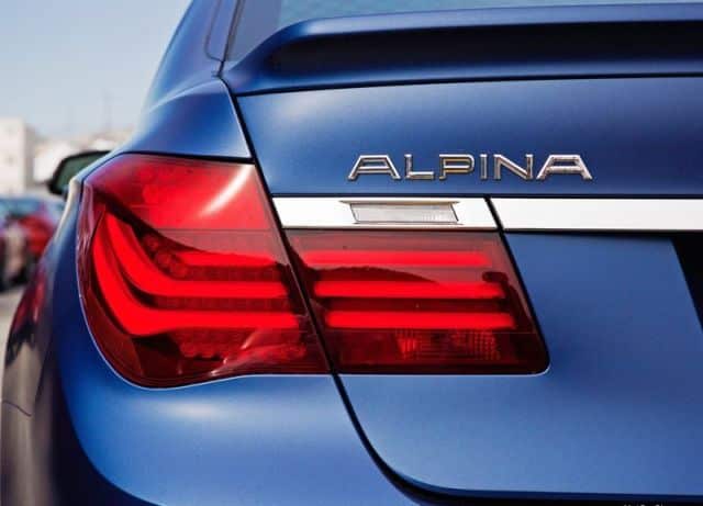 BMW Alpina B7 arka bölümde ALPINA yazısı ve stop lambası