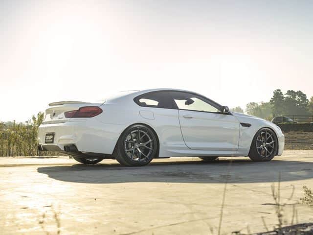 BMW M6 coupe arka üç çeyrek görünümü