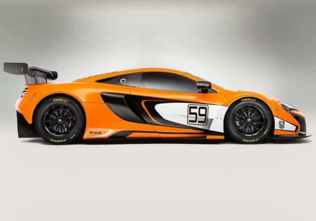 McLaren 650S GT3 sağ yan görünümü