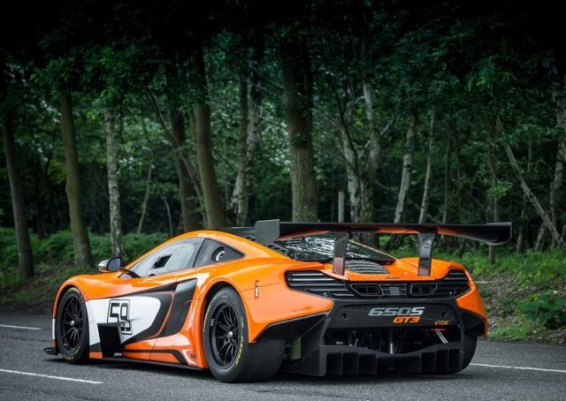 650S GT3 arka üç çeyrek hareket görünümü