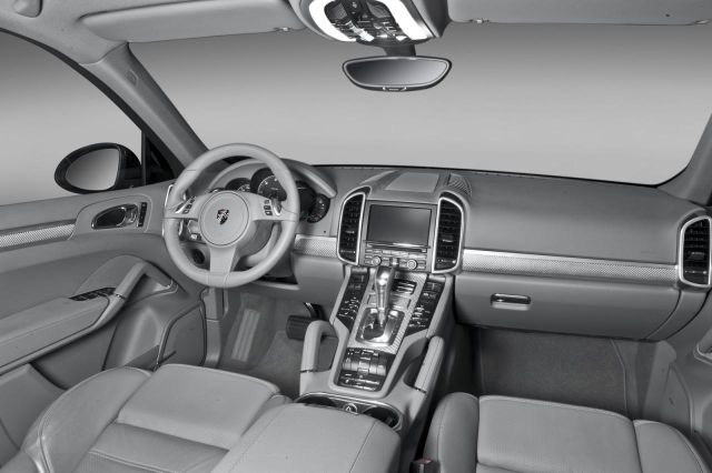 Porsche Cayenne Caractere Exclusive arka ve yan görünüm