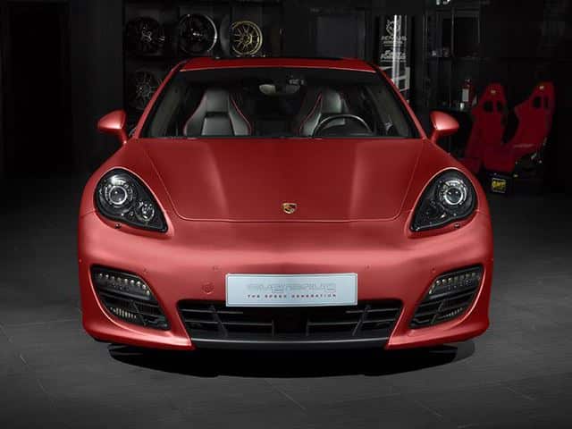 Porsche Panamera Turbo Overdrive önden üç çeyrek görünüm