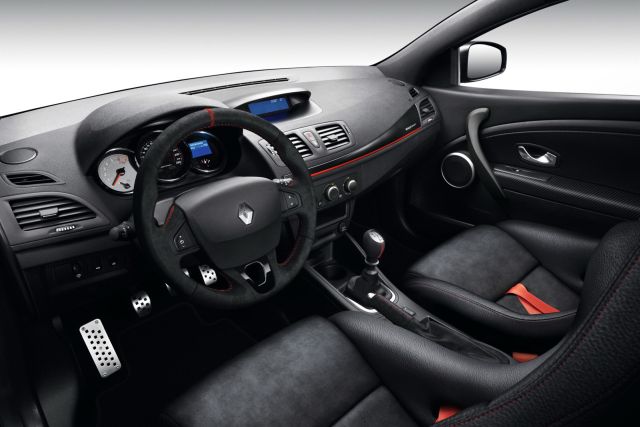 Megane RS 275 Trophy R kokpit ve manuel vites