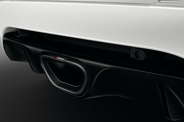 Megane RS 275 Trophy R Akrapovic egzoz çıkışı