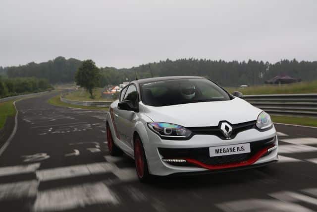 Megane RS 275 Trophy R Nordschleife ön görünüm