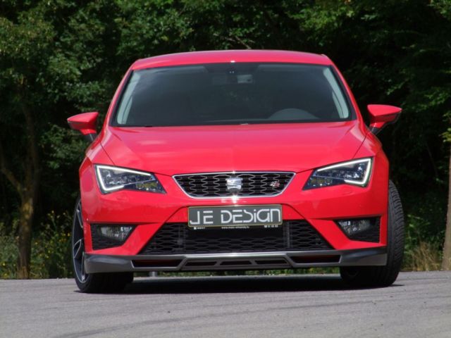 Kırmızı Seat Leon FR JE Design önden görünüm