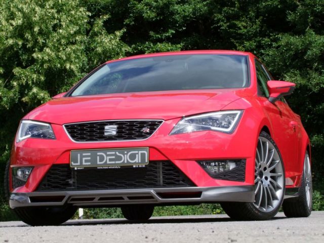 Kırmızı Seat Leon SC FR ön spoyler ve çok kollu jant