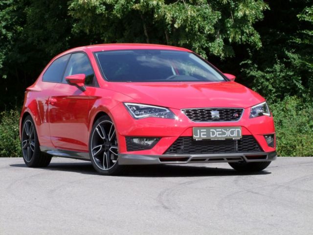 Kırmızı Seat Leon SC FR JE Design önden üç çeyrek görünüm