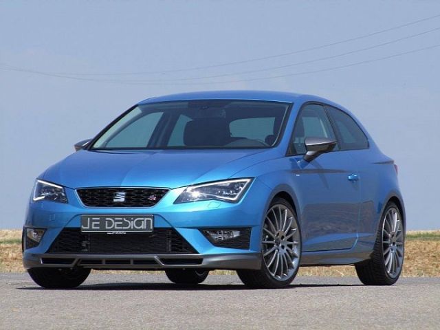 Mavi Seat Leon SC FR JE Design önden üç çeyrek görünüm