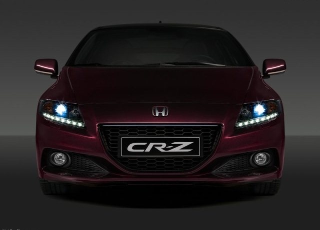 Honda CR-Z önden görünüm ve yenilenen ızgara