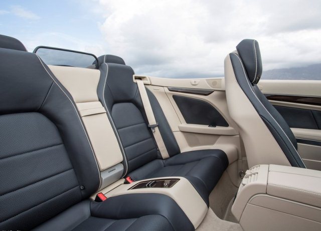Mercedes-Benz E-Class Cabrio arka koltukları