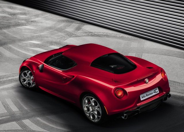 2014 Red Alfa Romeo 4c otomobil arşiv görseli