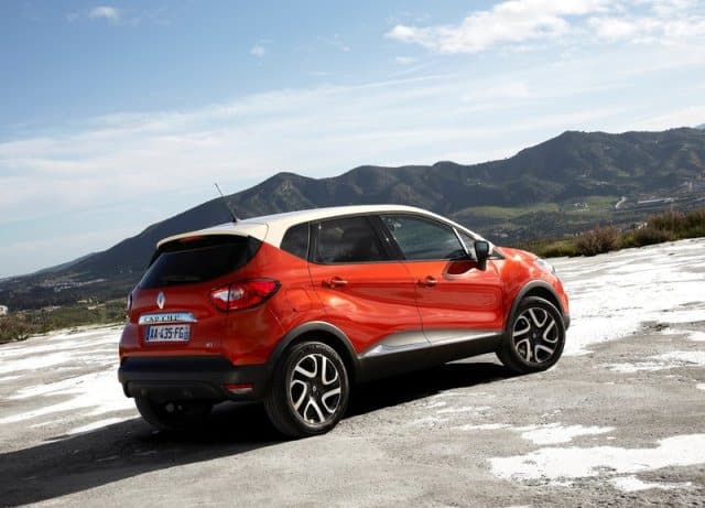 Captur arka üç çeyrek görünüm