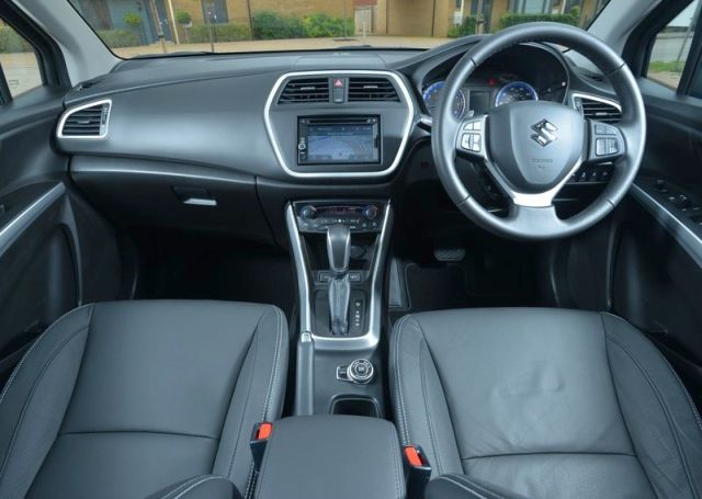 SX4 S-Cross gösterge paneli ve kokpit