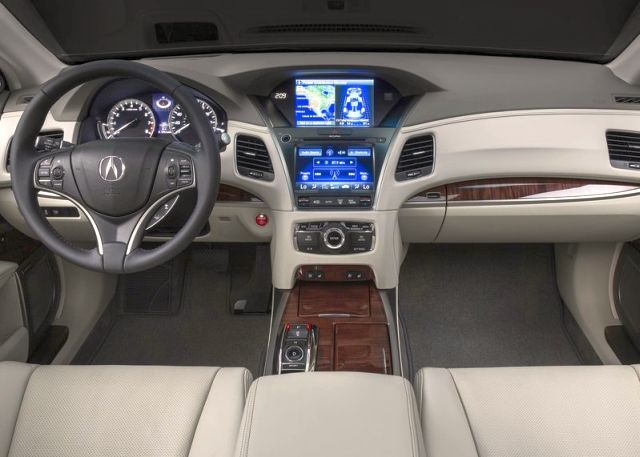 Acura RLX Sport Hybrid iç mekan