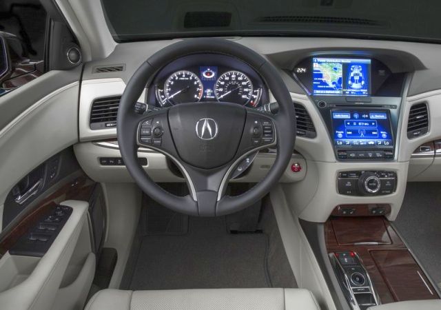 Acura RLX Sport Hybrid direksiyon simidi