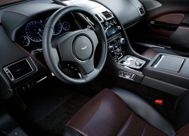 Rapide S gösterge paneli ve orta konsol görünümü
