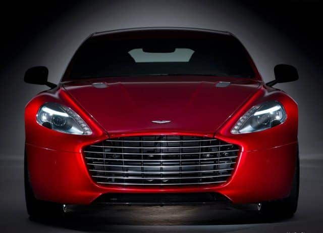 Aston Martin Rapide S ön açı görünümü