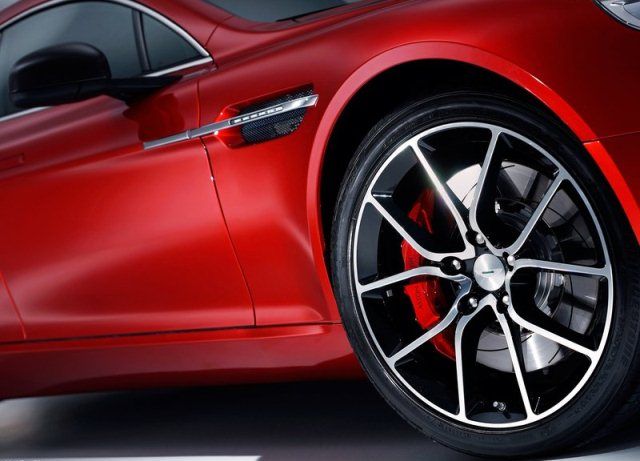 Aston Martin Rapide S jant ve fren ayrıntısı