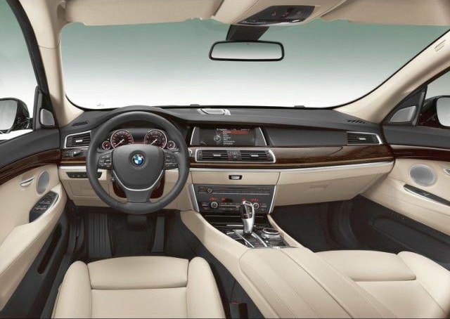 BMW 5 Series Gran Turismo gösterge paneli ve kokpiti