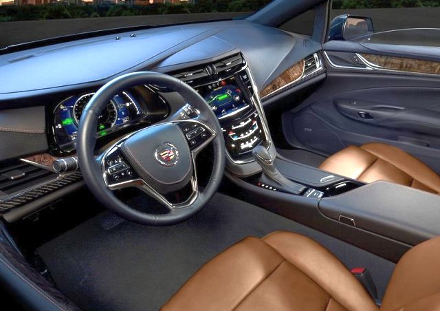 Cadillac ELR dijital gösterge paneli ve orta konsolu