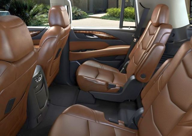 Cadillac Escalade ikinci sıra bağımsız deri koltukları