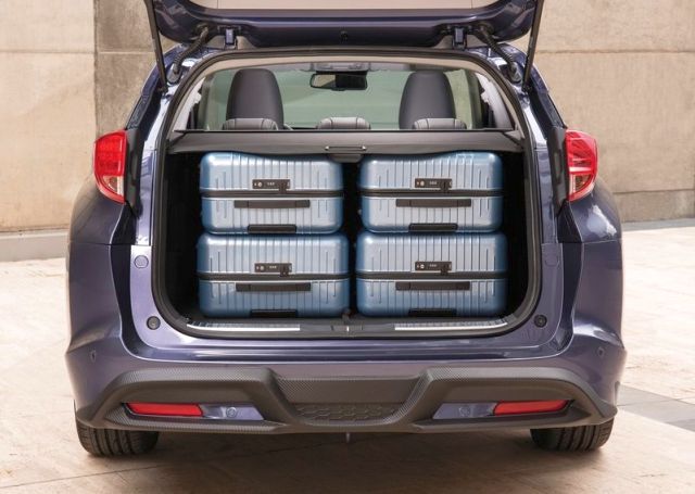Civic Tourer bagaj tabanı ve yükleme alanı