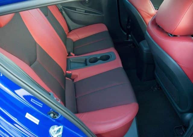 Hyundai Veloster Turbo R-Spec spor ön koltukları