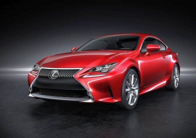Lexus RC coupe ön üç çeyrek görünümü