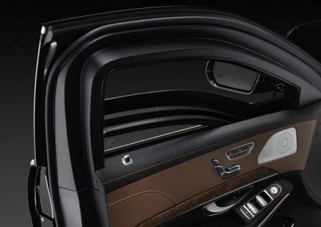 Mercedes-Benz S 600 Guard sürücü kokpiti ve gösterge paneli