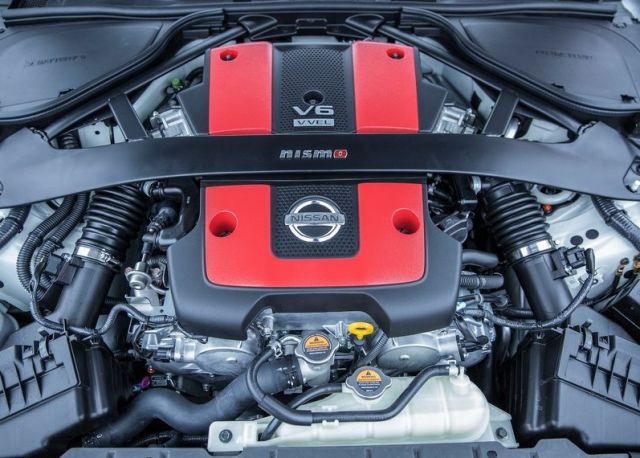 Nissan 370Z NISMO 3.7 litre V6 motor bölmesi