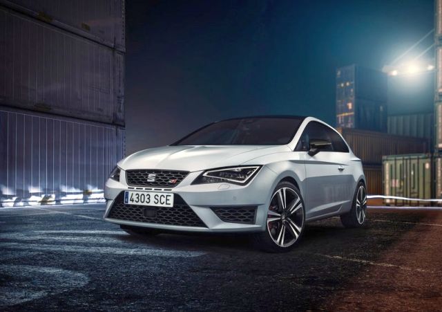 SEAT Leon Cupra ön çapraz görünüm