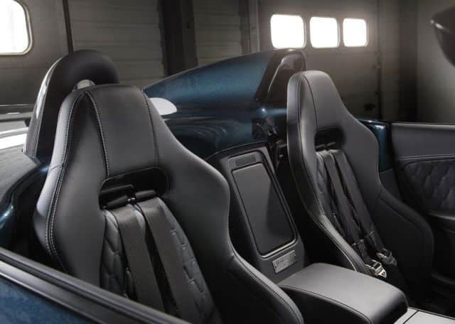 Jaguar Project 7 koltukları ve devrilme barları