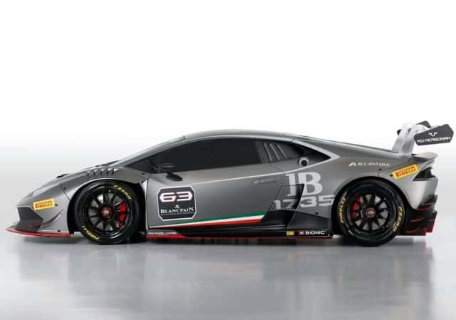 Lamborghini Huracan LP 620-2 Super Trofeo önden üç çeyrek görünüm