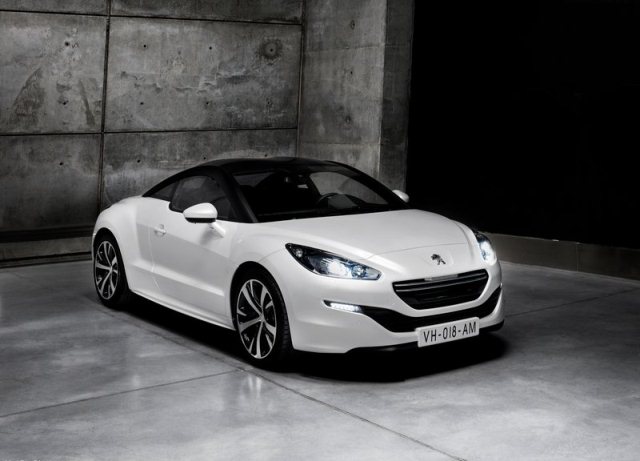 Beyaz RCZ coupe ön tasarım ve LED aydınlatmalar