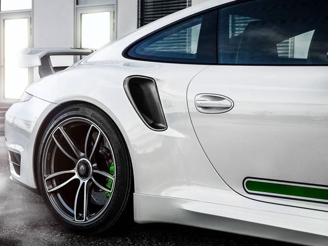 Techart Porsche 911 Turbo S yan hava girişi ve jant detayı