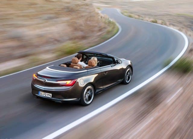 Opel Cascada Cabrio arka dış tasarım görünümü