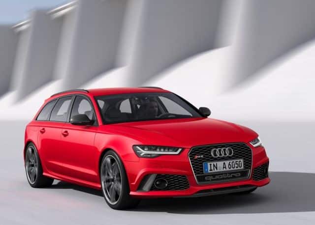Audi RS 6 Avant ön üç çeyrek görünümü