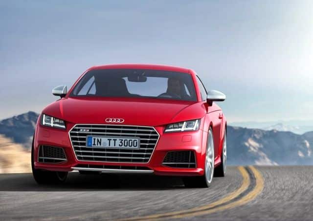 Audi TTS Coupé önden üç çeyrek görünüm