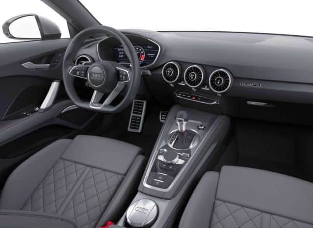 Audi TTS iç mekân görünümü