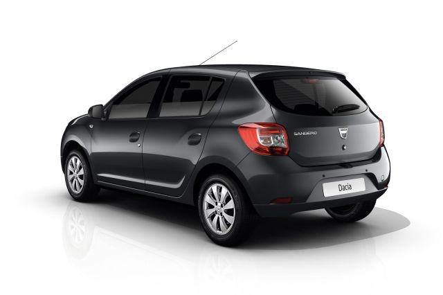 Sandero Black Touch arka üç çeyrek görünüm