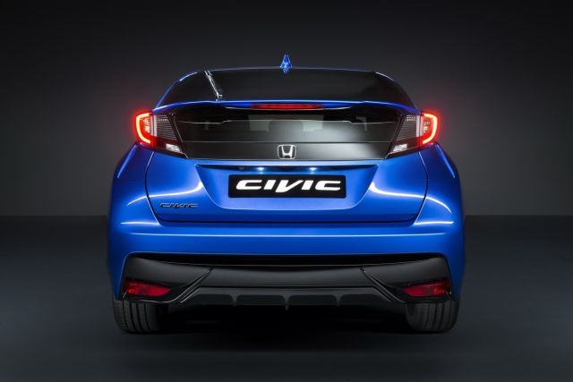 Honda Civic Sport arkadan görünüm ve LED stoplar