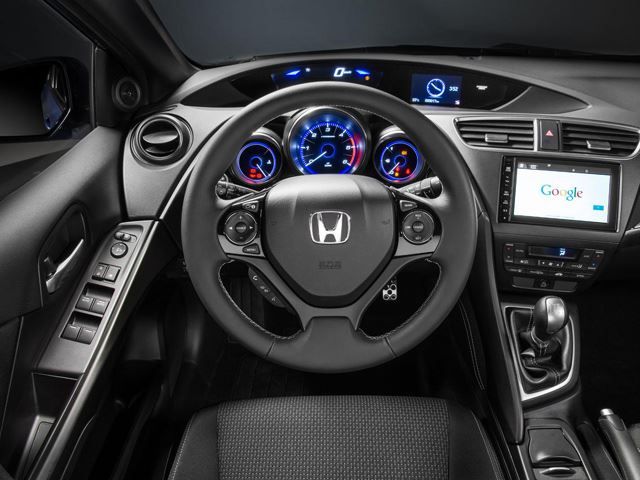 Honda Civic Sport gösterge paneli ve Honda Connect ekranı