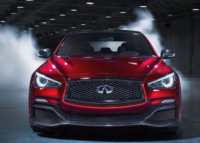 Q50 Eau Rouge konsepti ön yan görünüm