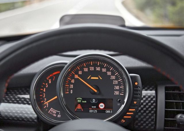 MINI Cooper S gösterge paneli