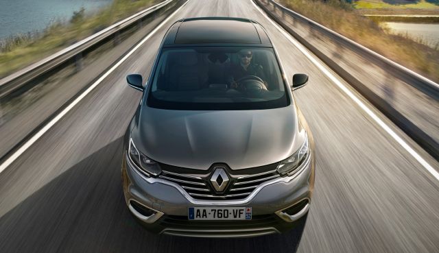 Renault Espace önden üst açı görünümü