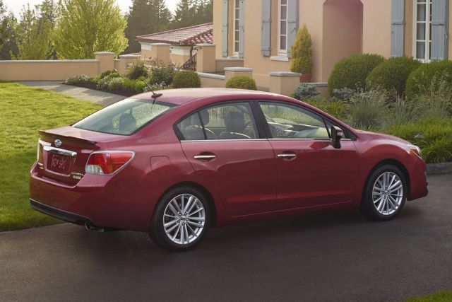 Subaru Impreza sedan ön görünüm