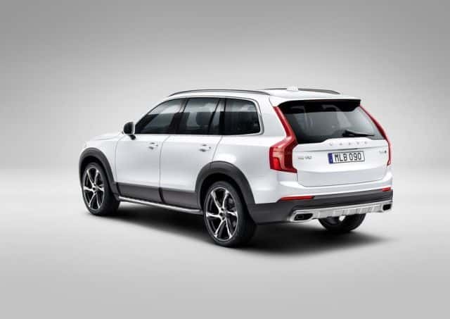 XC90 ön tasarımı ve Thor çekici biçimli gündüz farları